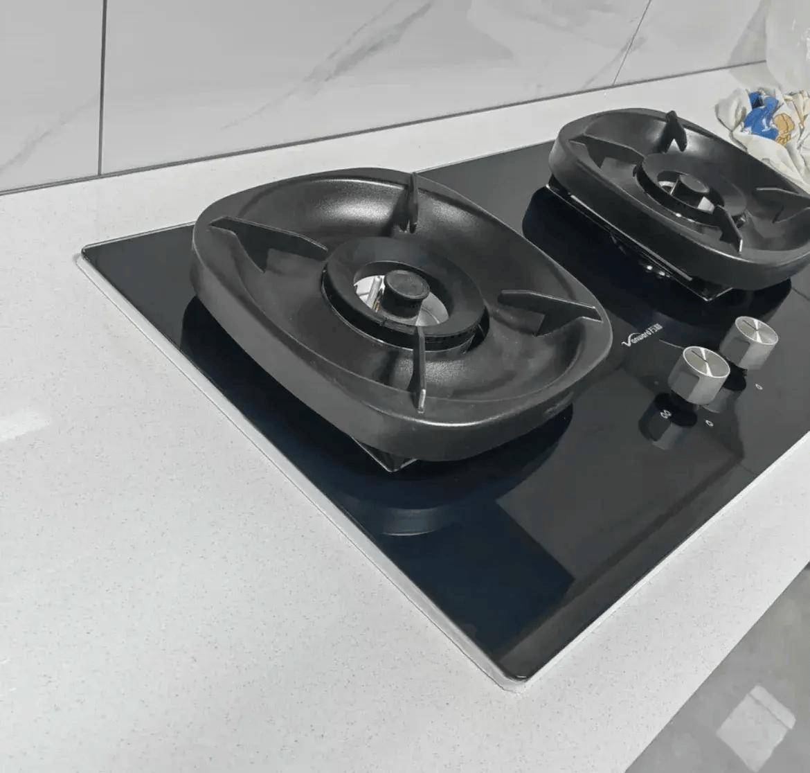 越来越多人装"内嵌式燃气灶",到底值不值,内行人说出大实话!