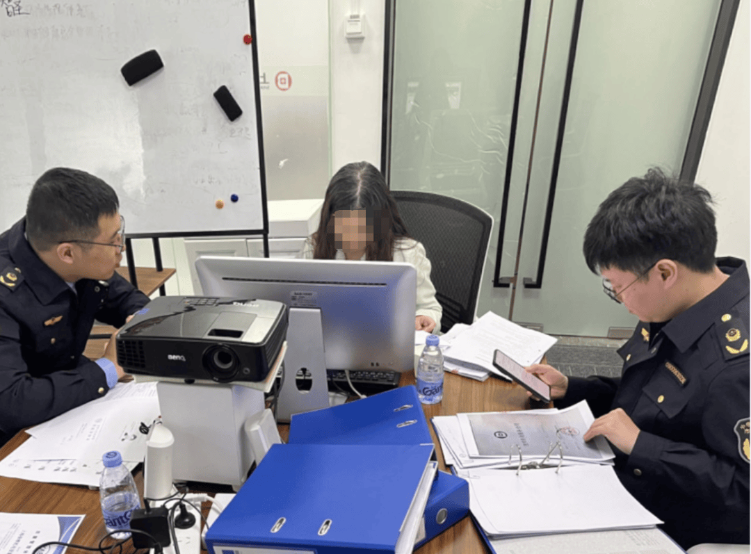 上海周康医疗器械有限公司宣称治疗仪包治百病被