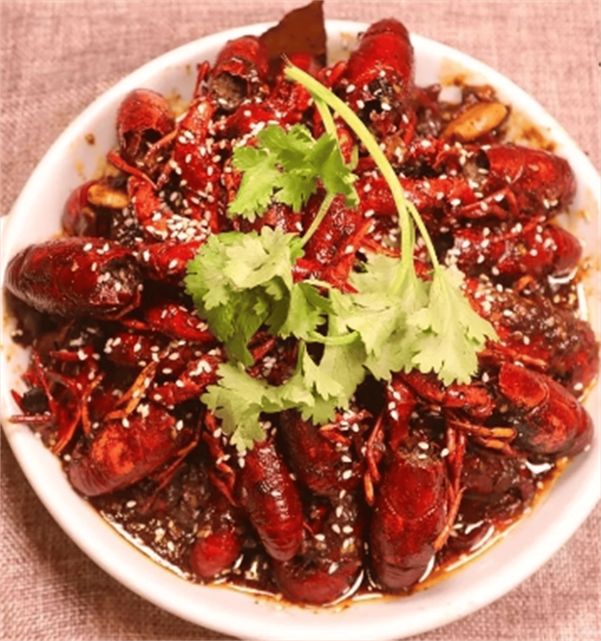 过夜的小龙虾能吃吗?安全还是冒险?关键看几点,处理不当风险大