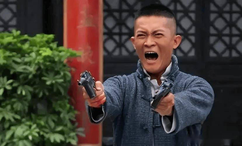 他的大爆剧《铁梨花《打狗棍《勇敢的心》都是