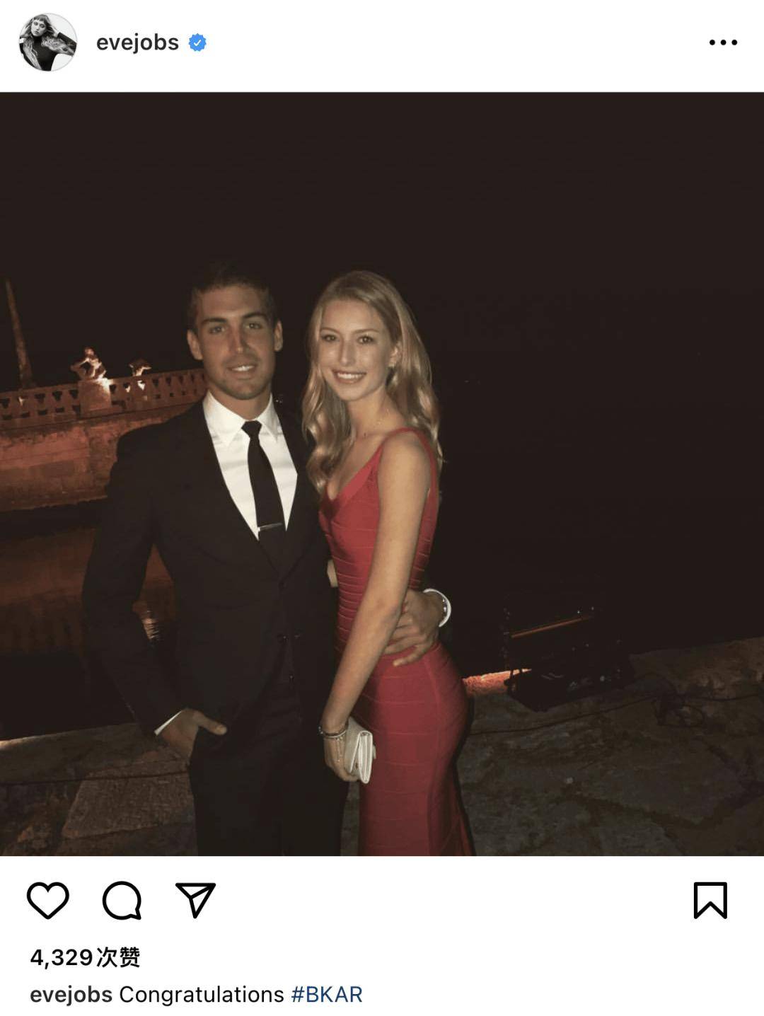 也曾和卡戴珊的歌手好友harry hudson在一起过.