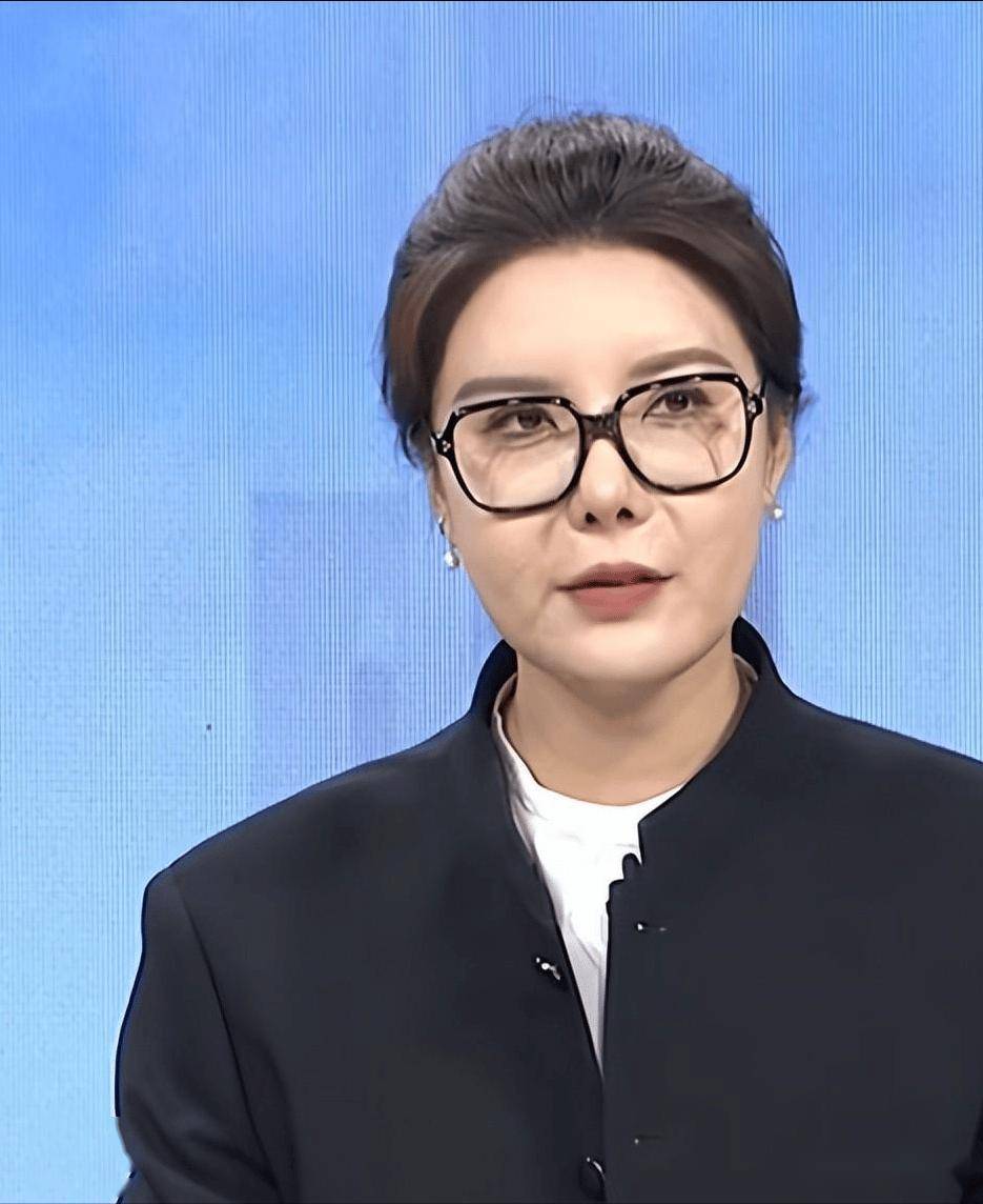 她是奥运冠军,与师弟相守16年生一子,如今却因脸部变化饱受争议_杜丽