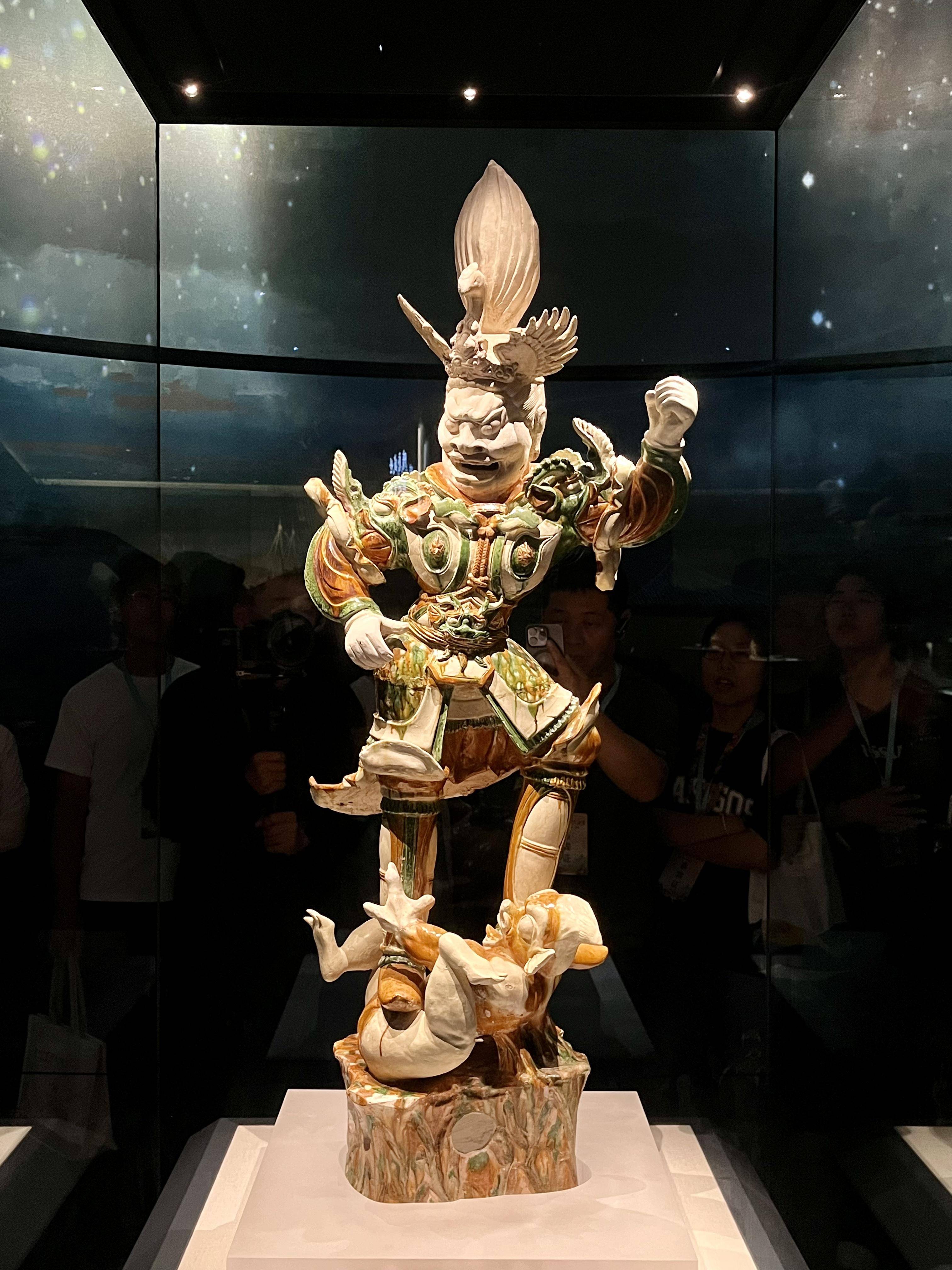 罕见的隋代石狮子,进贡给武则天的贡品封印,一米多高的唐三彩天王俑