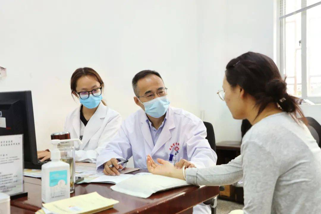 中国医师节·人物 | 传承中医使命 传播仁心仁术——云南省中医皮肤病专科医院院长叶建州_患者_治疗_临床
