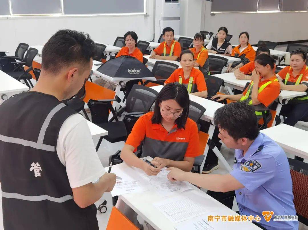 身份证居住证可预约上门办!南宁警方推出便民利企服务新举措