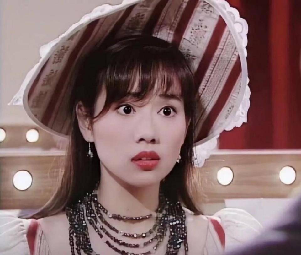 《边水往事》反差最大的女演员,一位民国装惊艳,一位曾靓冠港圈