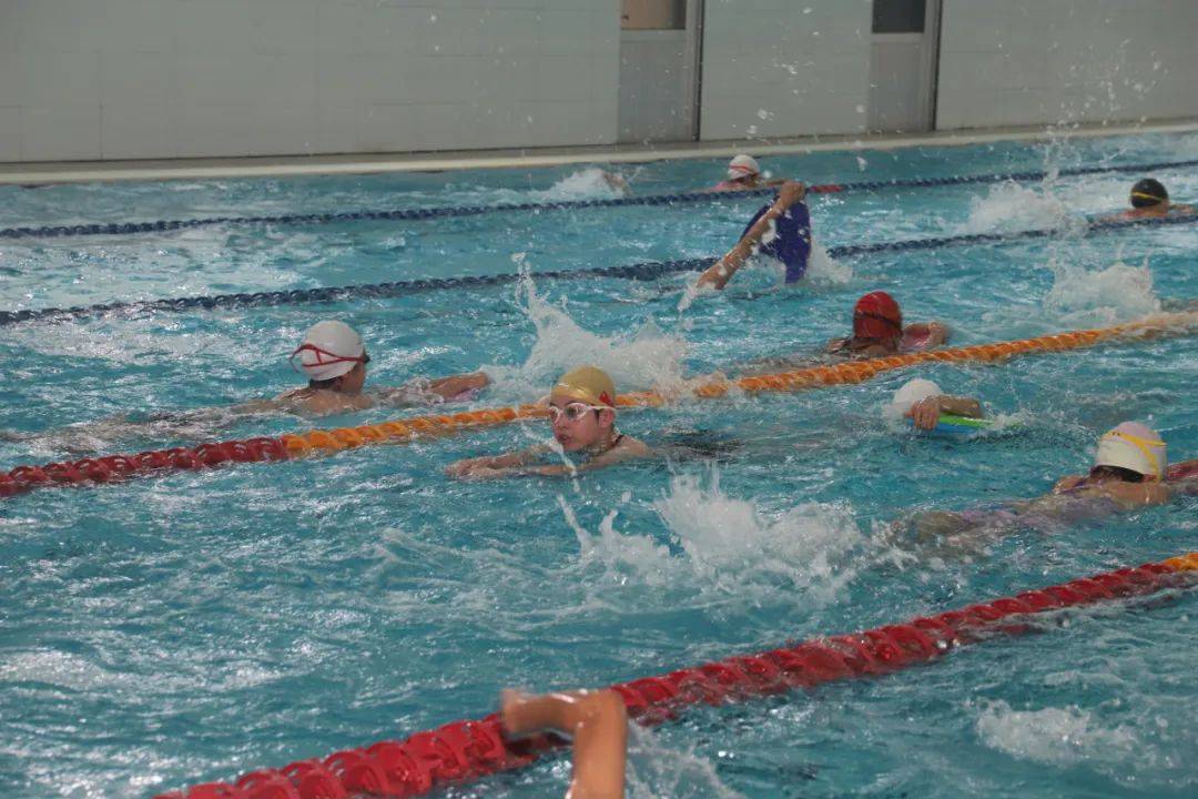 在数据采集方面,训练营以科学检测的方式,对运动员从身体基本素质指标