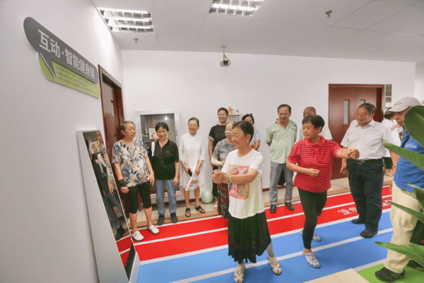 云黔南🌸管家婆免费开奖大全🌸|中证广银理财沪港深健康龙头指数上涨0.36%，前十大权重包含安踏体育等  第2张