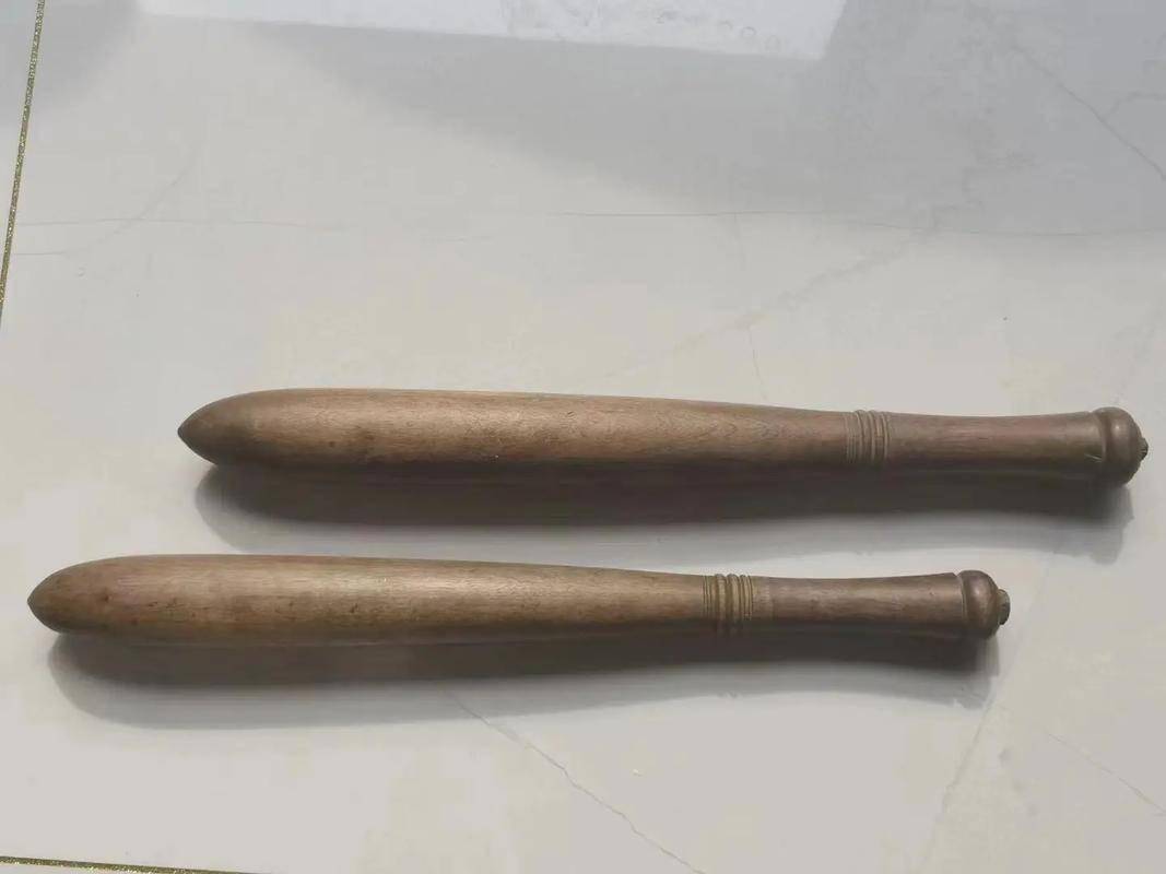 打谷机打谷机是一种农业器具,用来进行稻谷脱粒,通过脚踏或者通电的