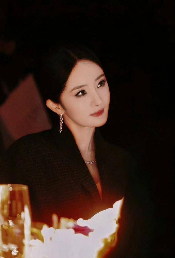 易烊千玺,肖战成毅龚俊,杨幂刘雨昕动态大放送