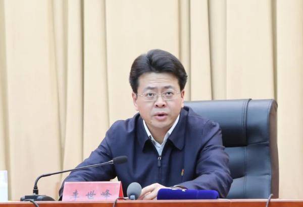 的还有黑龙江大庆市委书记李世峰和不久前出任辽宁丹东市市长的蒋冰