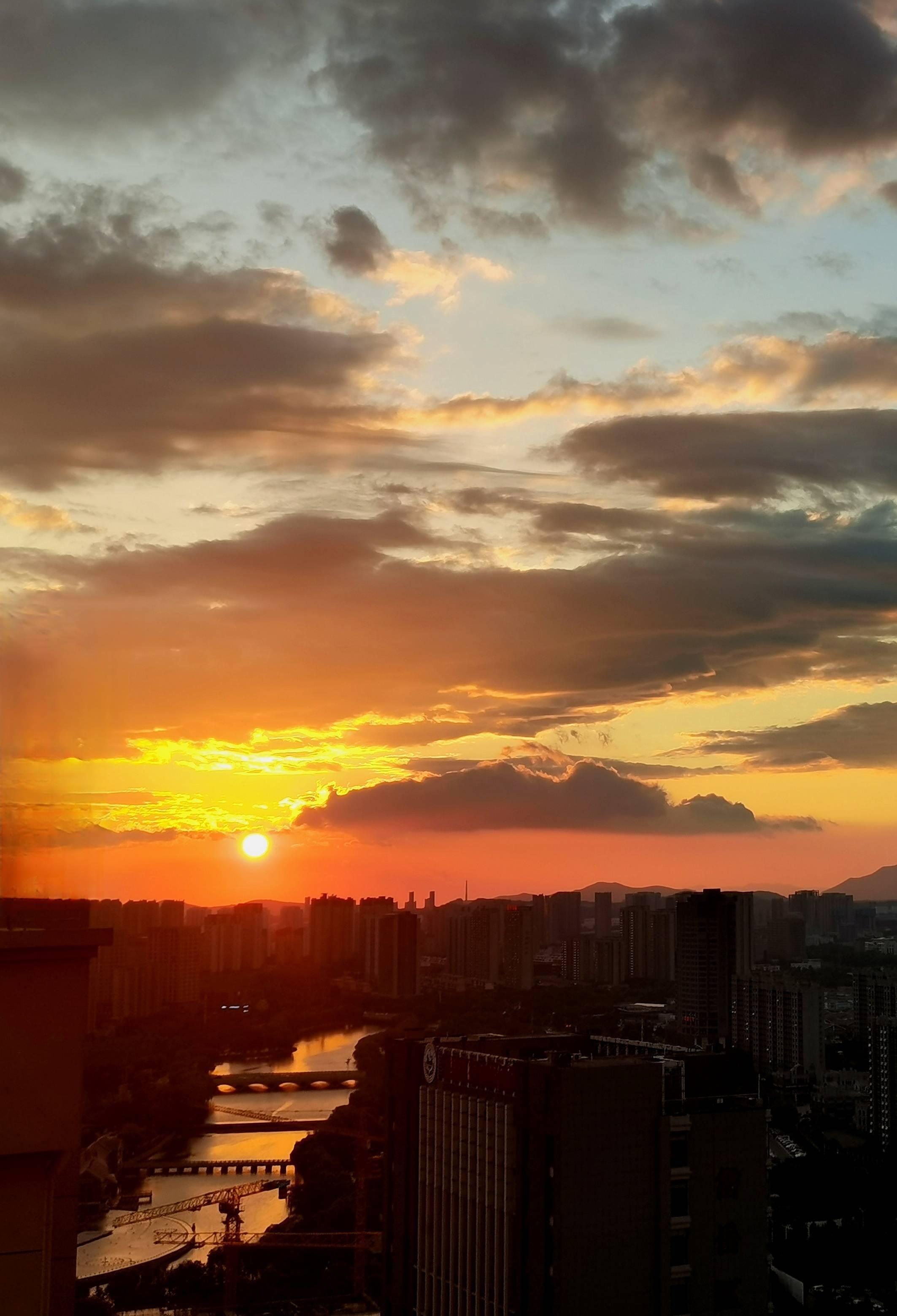 晚霞和夕阳的区别图片