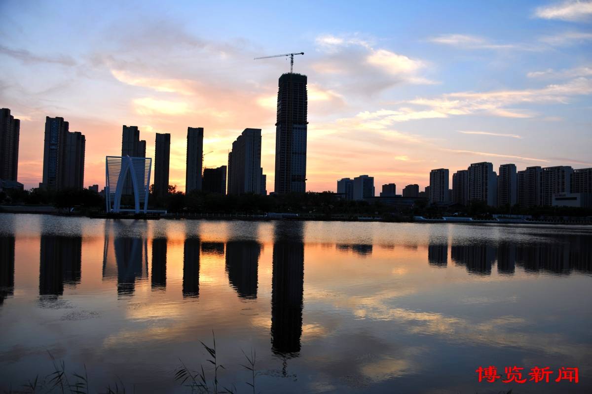 淄博新区水系公园:晚霞倒映 美轮美奂