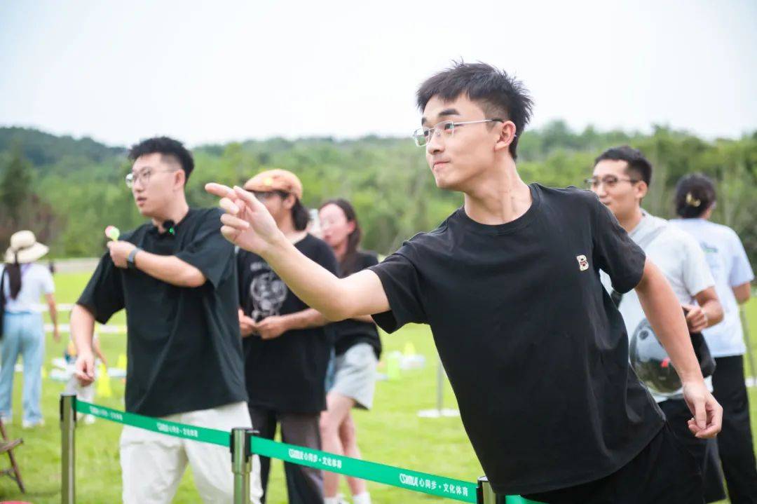 中国时尚体育节（青岛站）2024青岛时尚体育消费季青岛杯时尚体育联赛全民飞镖挑战赛开赛