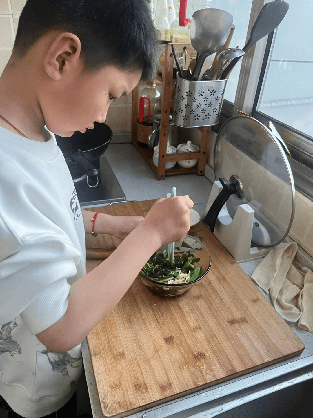 "劳"有所得,"暑"你精彩——实验小学文林校区学生暑假生活之家务劳动
