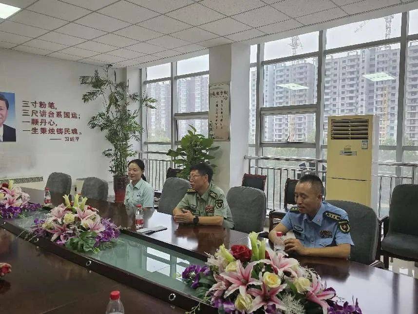 【校讯】助教兴教送爱心 军校共建育栋梁——临汾军分区向临汾一中