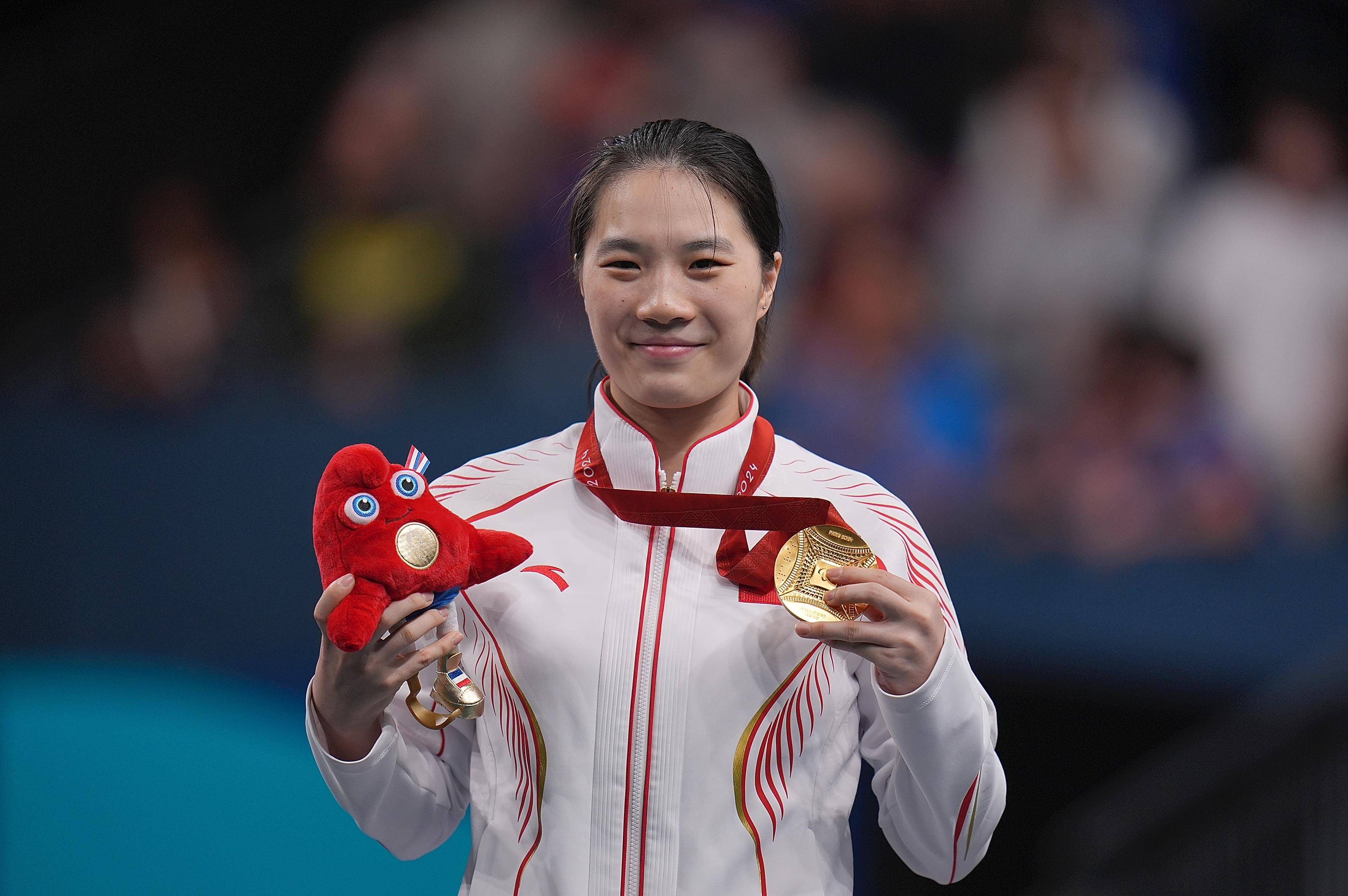 巴黎残奥会黄文娟获乒乓球女单8级冠军