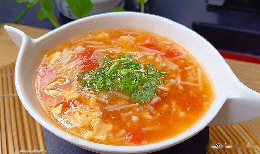 吃什么都没有胃口,试一试这个"番茄金针菇汤",营养又好喝
