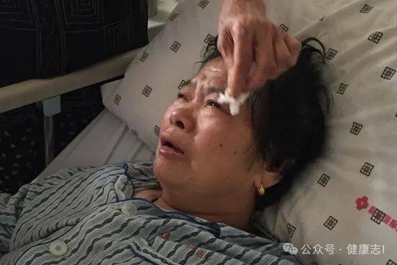 注意:中风的前兆,这几个症状不要忽视,可能是暗示你容易中风!_搜狐网