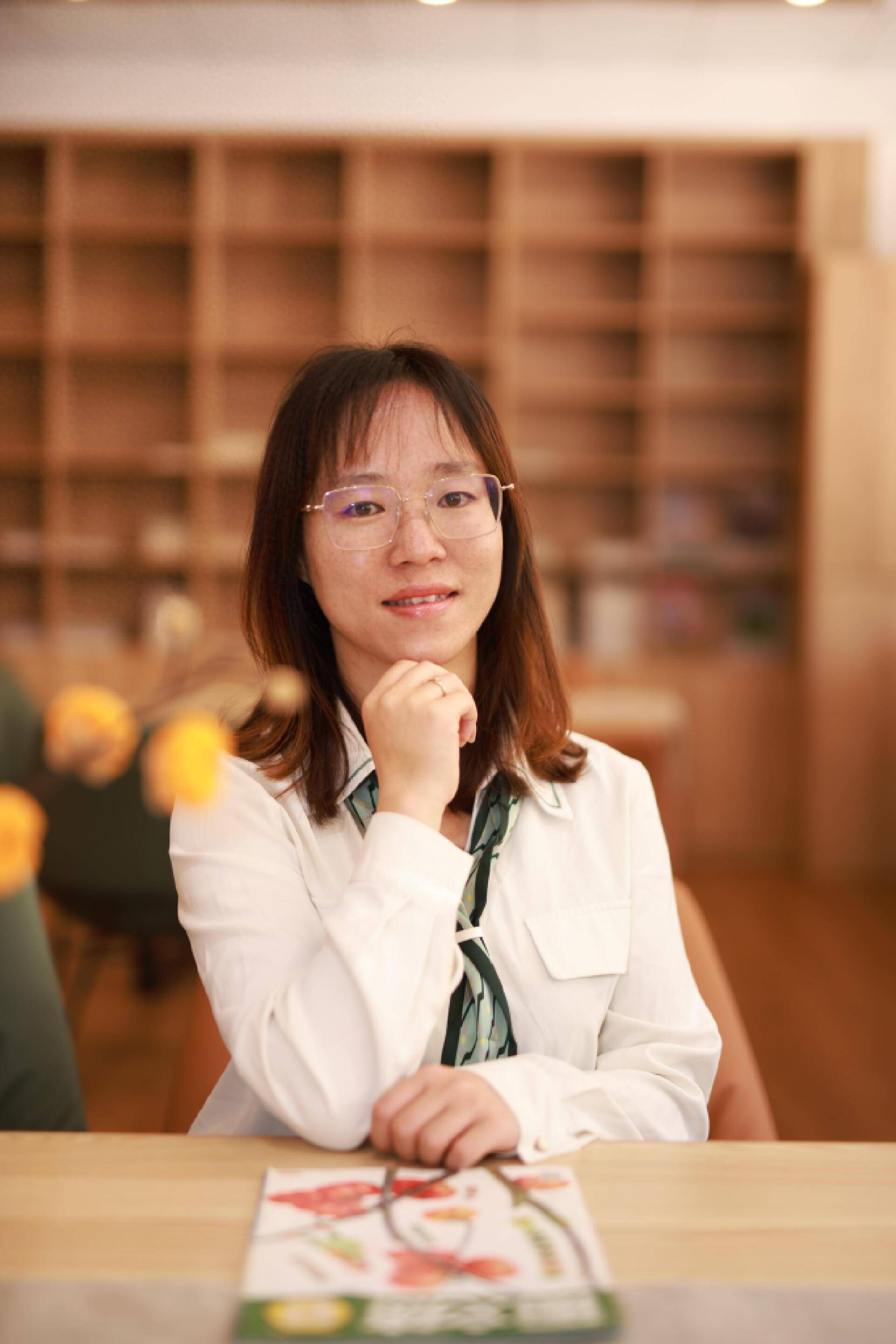 最美教师心中的最美| 昆十二中徐菡：教育就是用一朵云推动另一朵云_搜狐网, image size:1920x2879