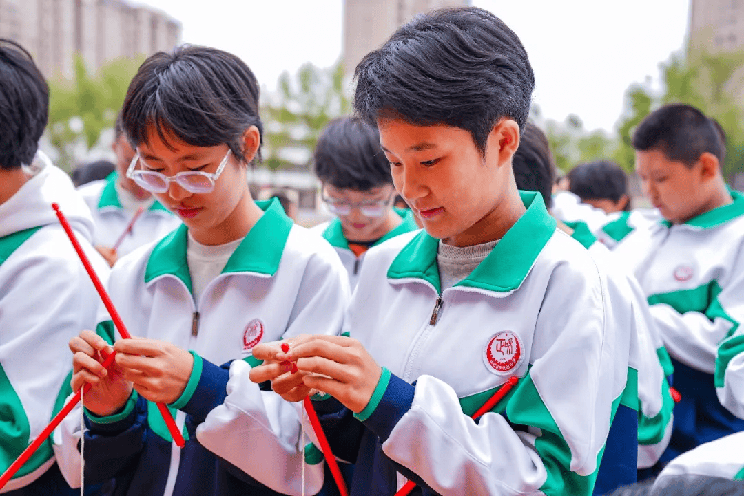 东胜区伊克昭中学图片