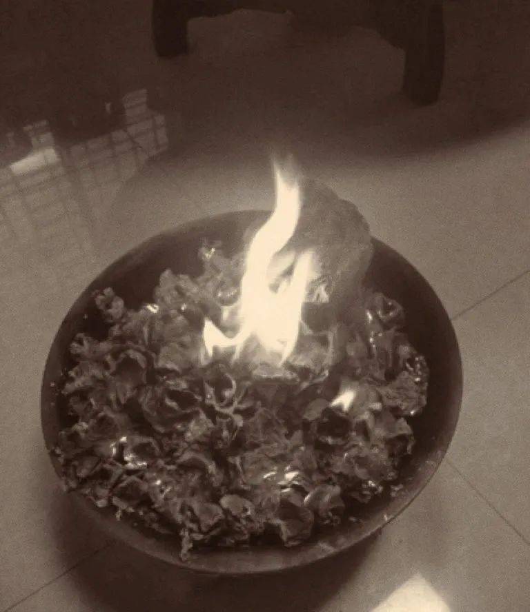 梦境中的温馨瞬间，梦见儿子穿新衣，父爱如火的象征