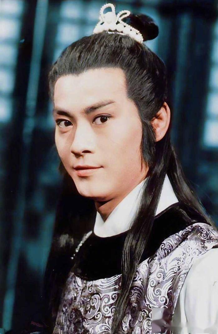 同是郑少秋的基因,沈殿霞和官晶华女儿一对比,一个天上一个地下