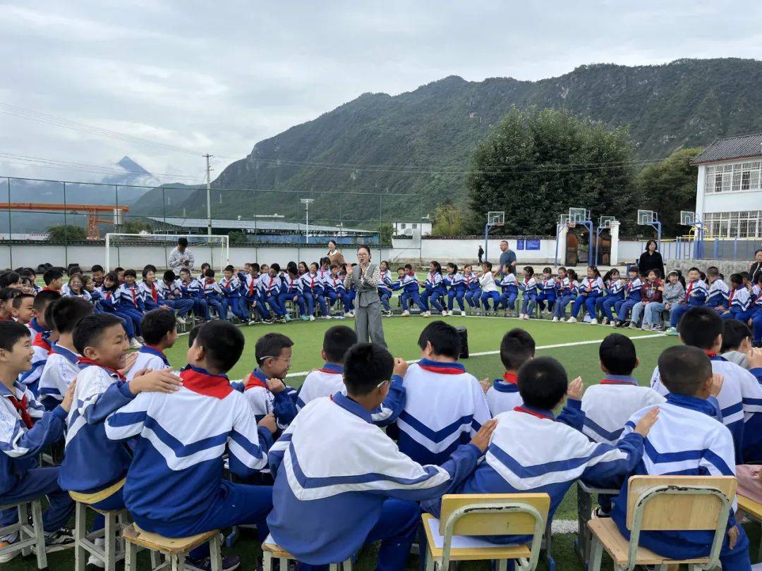 松山区玉龙小学图片