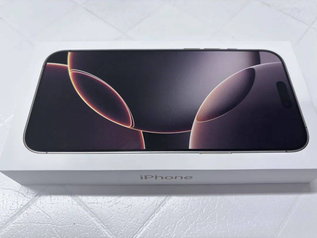 iphone16 pro max 箱 iPhone 16 16 Pro の箱のデザイン r iphone
