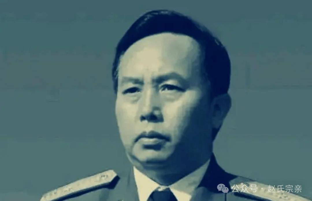 何其宗:自卫反击战中立功,1990年成中将,56岁退役,原因存争议