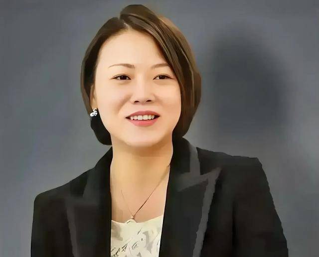 从打工人到职场女皇:程雪的传奇人生!_公司_成功_财富之路