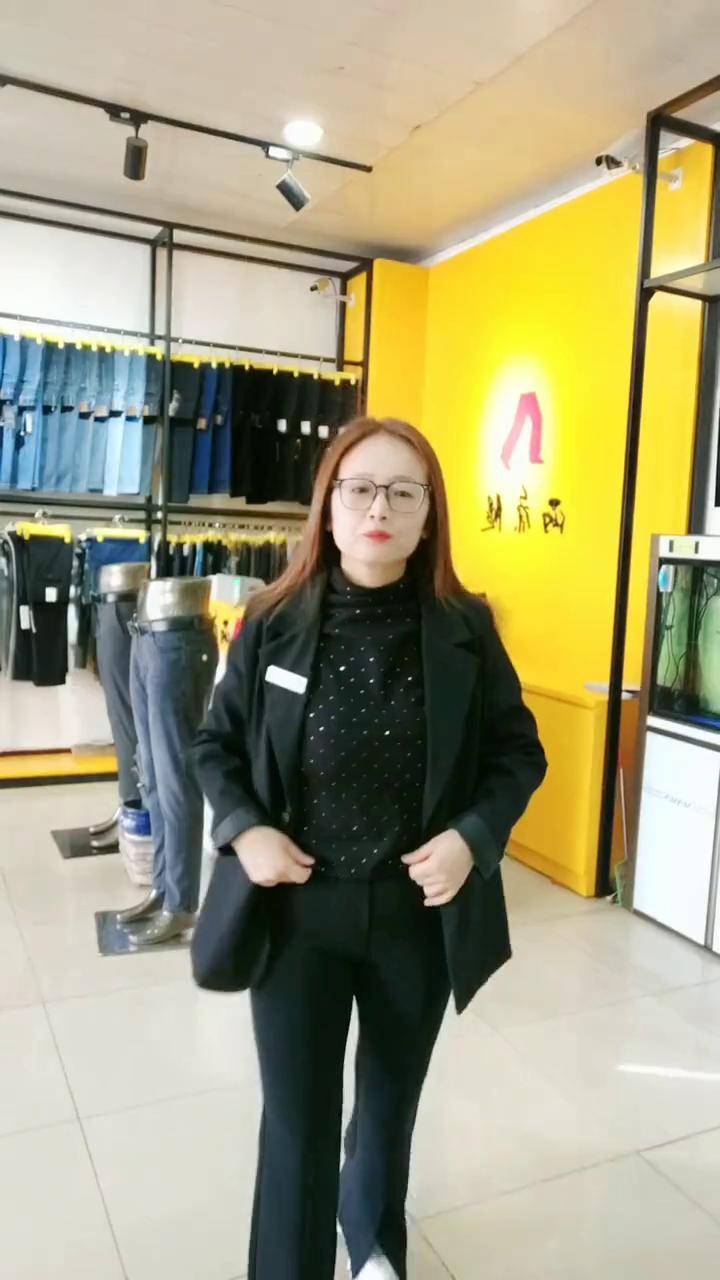 今日分享女裤鱼尾裤穿上特别显腿长努力的服装人 卖衣服我是认真的