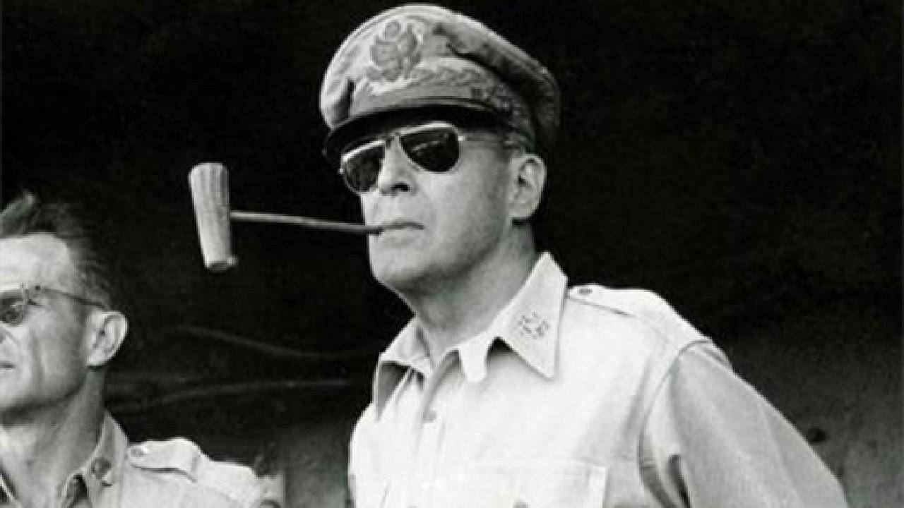 1962年，麦克阿瑟听闻印度对中国开战，一番评价十分中肯_搜狐网