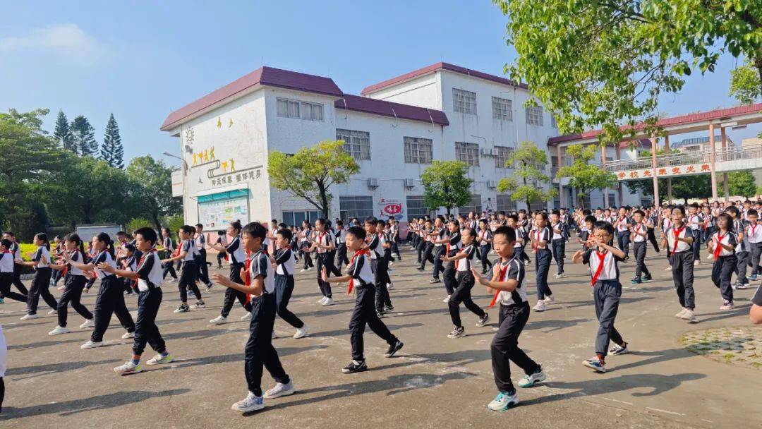 热烈祝贺均安镇南沙小学2024年广东省校园武术星级学校授牌仪式暨