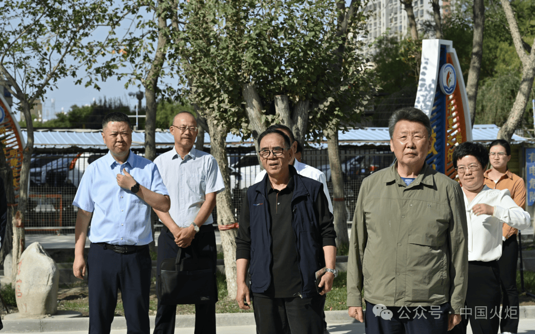 组一行五人来到和静县调研指导家庭教育和青少年教育发展工作开展情况