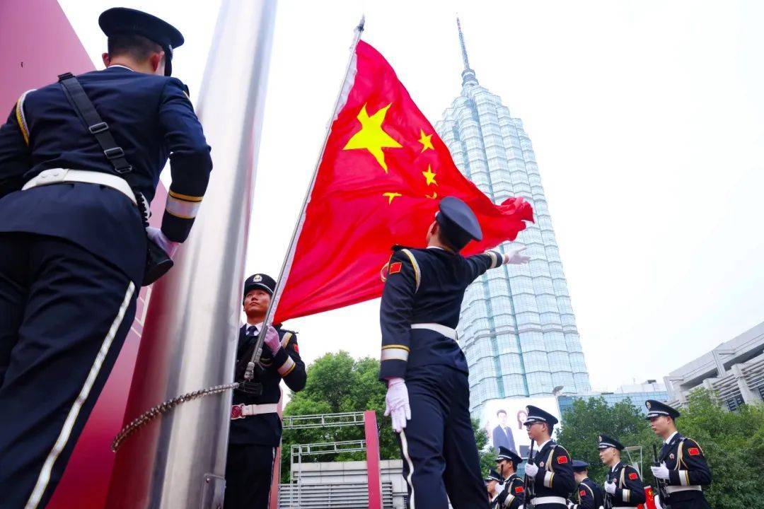 常州市公安局隆重举行国庆升国旗仪式