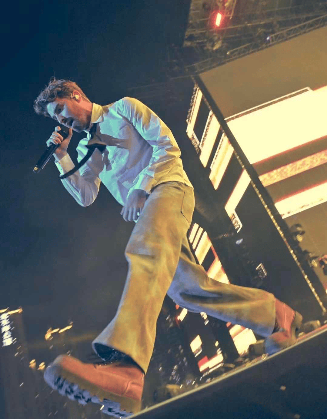 千灯湖畔上演电音蹦迪派对!这次是"烟鬼"来了!