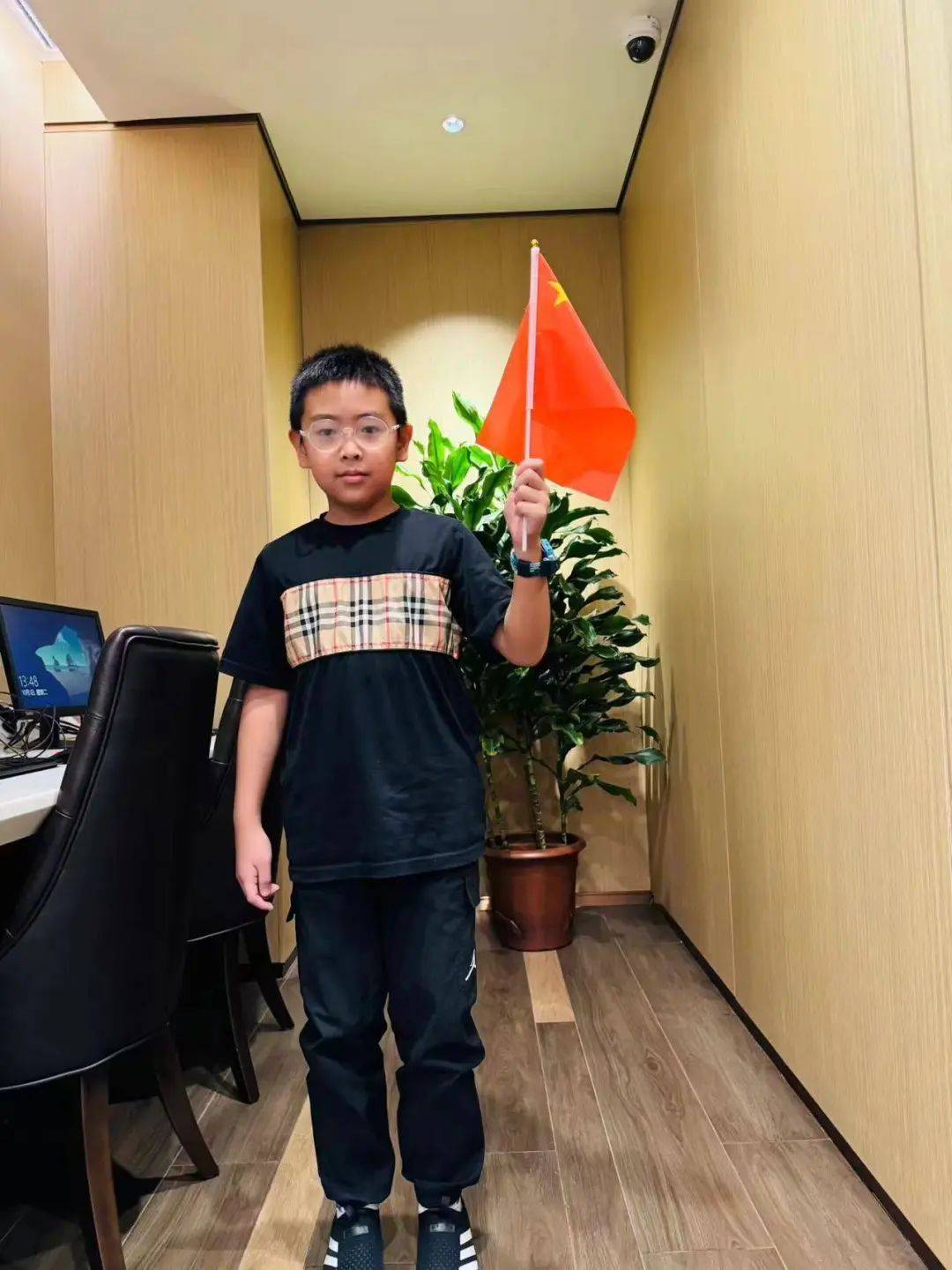 我与国旗合影我为祖国送祝福
