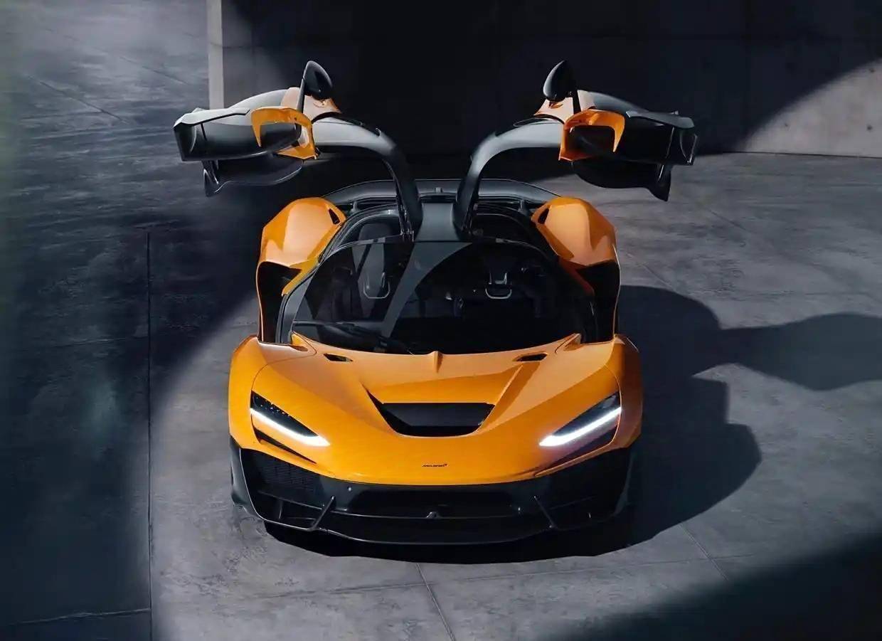 迈凯伦W1惊艳亮相：4.0T V8混合动力，驾驭未来的奢华速度！_搜狐汽车_搜狐网