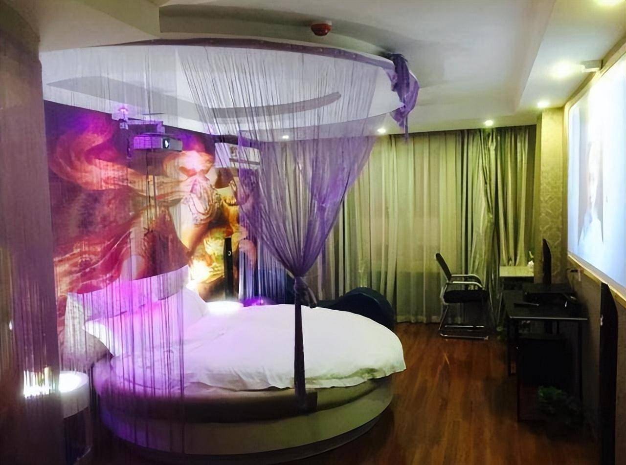 酒店的"情侣房"为什么是圆床而不是长床?保洁阿姨透露背后猫腻