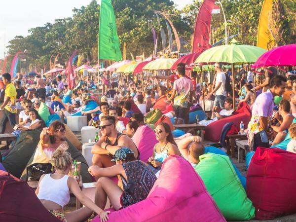 旅游胜地出“重拳”：逾期居留者或被终身监禁