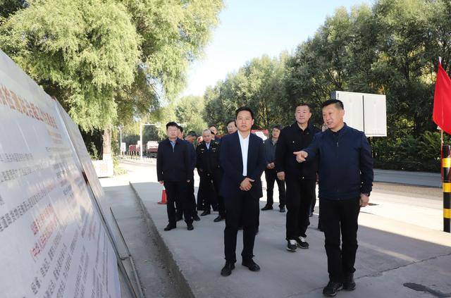 10月8日,县委副书记,县长景博带队调研娄烦县综合行政执法改革工作