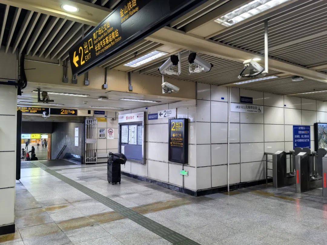 地铁出行旅客进站推荐铁路上海站介绍,今年7月1日上海南站设施更新