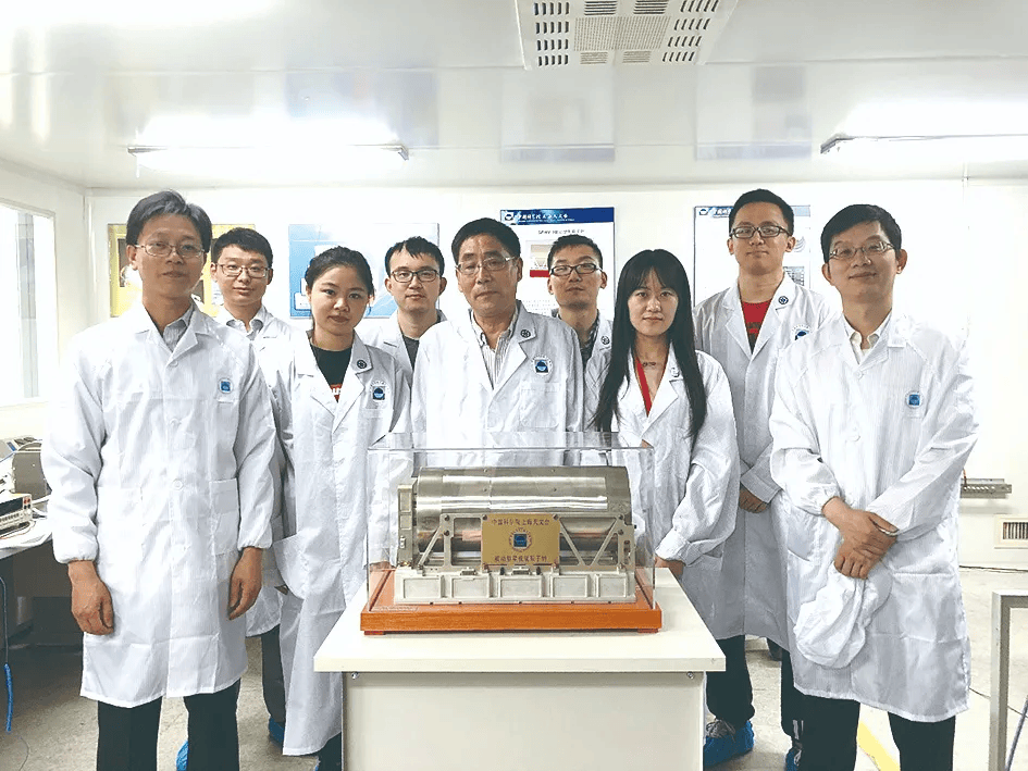 精密测量院供图这个小团队在学科交叉中探索出一套拥有自主知识产权的