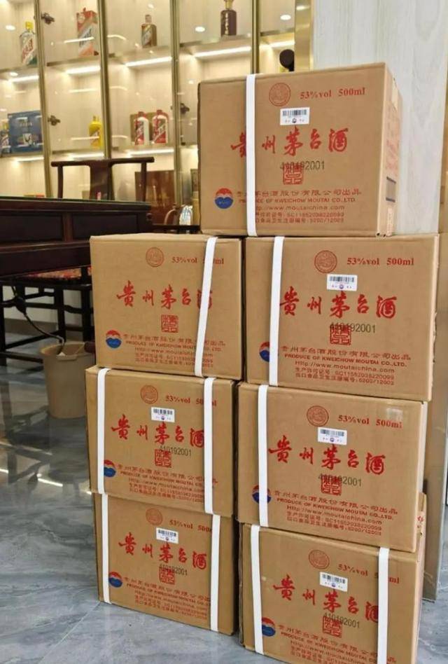 在飞天茅台价格下跌的过程中,原箱飞天茅台和散装飞天茅台之间的价差