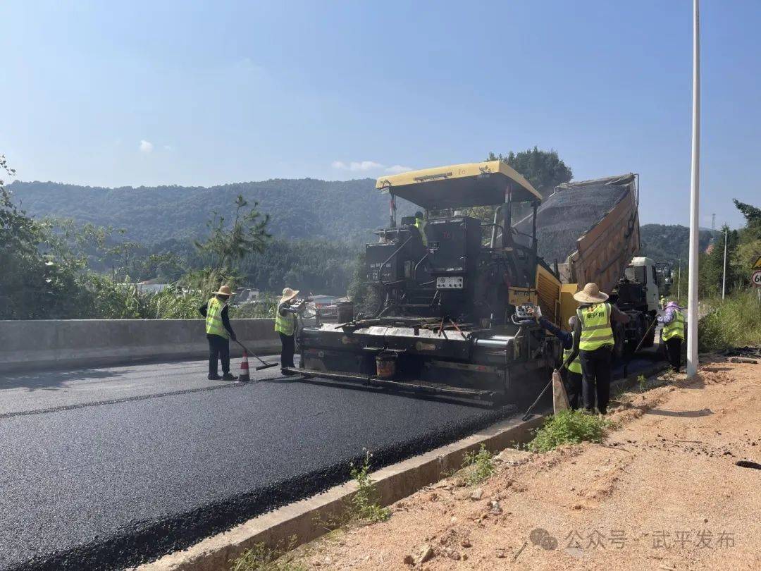 广西g358国道公路扩建图片