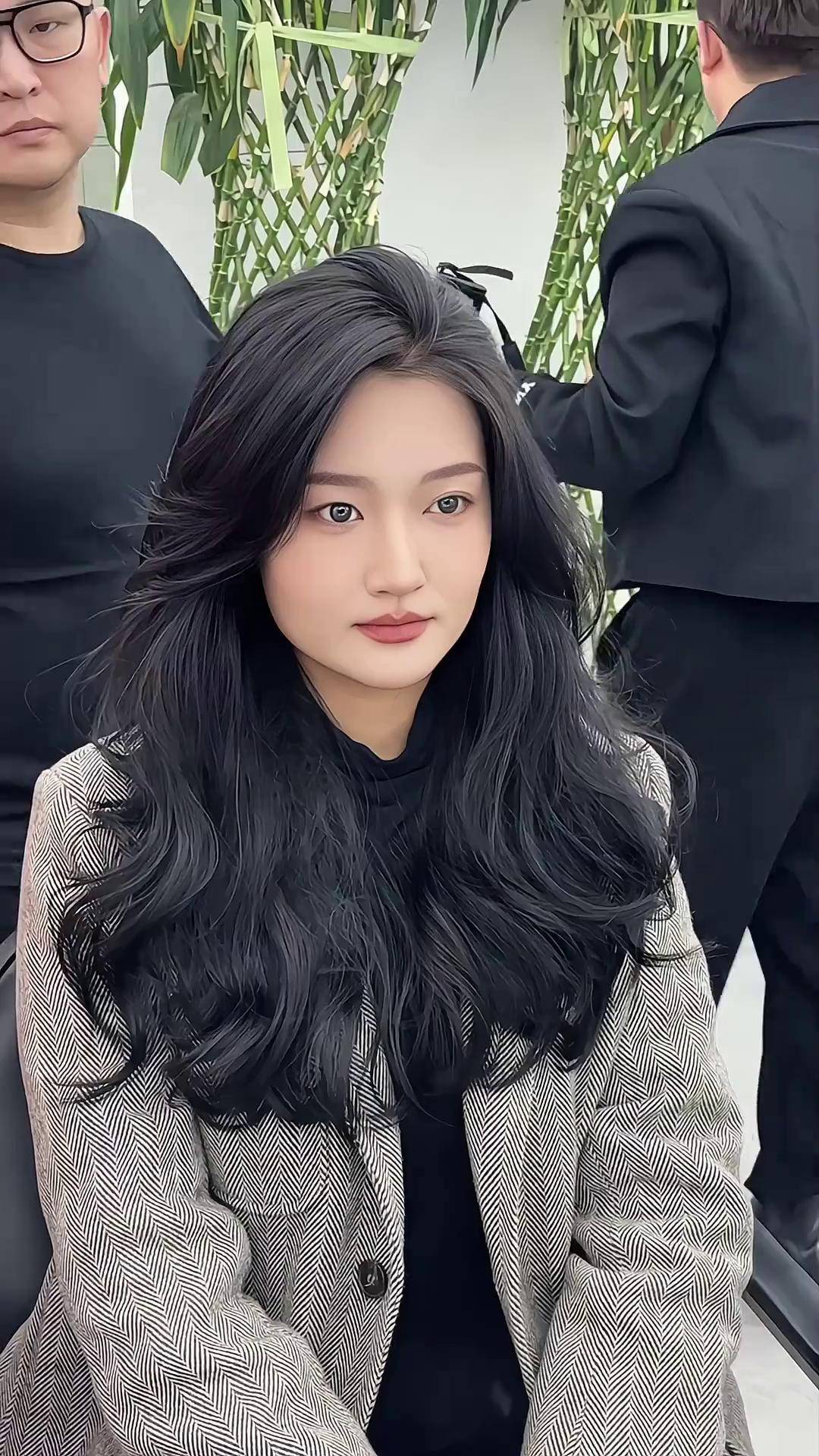 免打理烫发自然吹干效果 慵懒风卷发造型的展示视频 长发大波浪