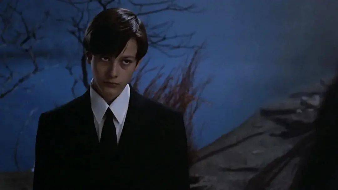 随后他接连出演了电影《宠物坟场2》,《妈妈的天空》,《美国之心》