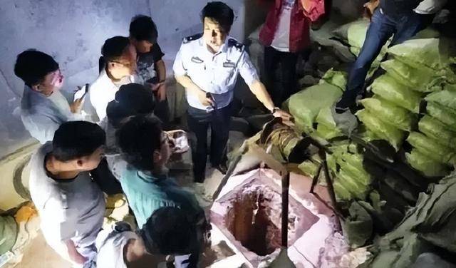 震惊大案解密:2018年一村支书带领9人摸金团伙殷墟内疯狂盗墓!