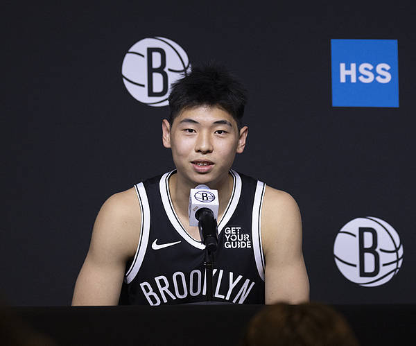 NBA | 崔永熙：花钱请队友吃饭请教经验 去发展联盟打球并非坏事